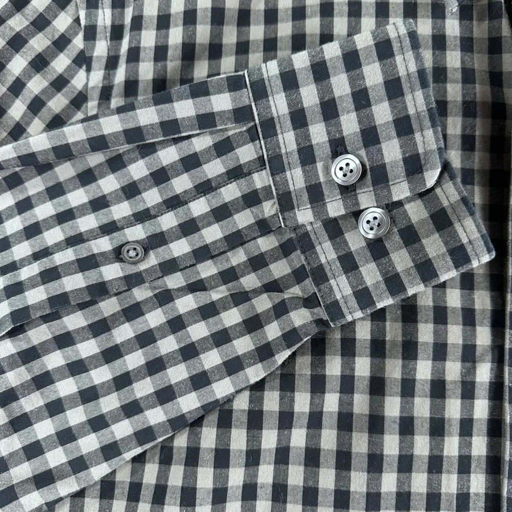 Banana Republic Button Down Mens M Medium Black Grey Gingham Slim Fit Soft Wash